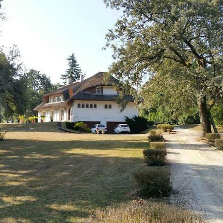 La Belle Chaumiere Panzió Bretagne-de-Marsan Kültér fotó